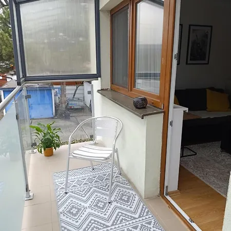 Apartment S Parkovanim A Balkonom Bratislava