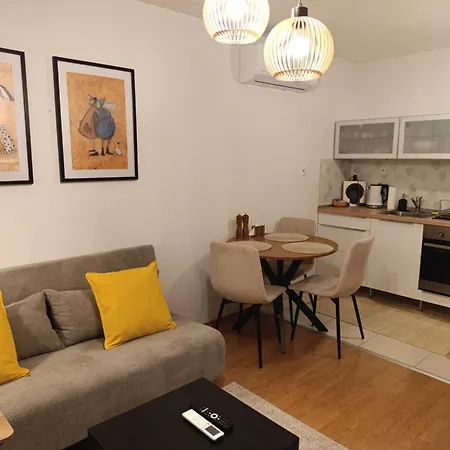 Apartament S Parkovanim, Balkonom, Klimatizaciou, Free Parking Bratysława